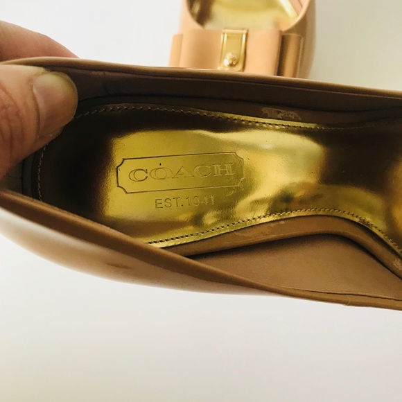 Coach Tan Leather Pumps Size 6B - Picture 4 of 8
